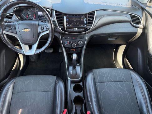 Used 2019 Chevrolet Trax LT w/ Driver Confidence Package FWD image 16