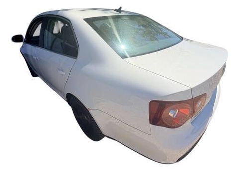 Used 2009 Volkswagen Jetta SE FWD image 3