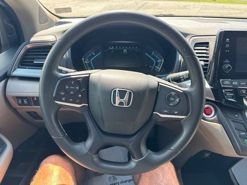 Used 2018 Honda Odyssey EX image 15