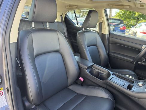 Used 2014 Lexus CT 200h FWD image 25