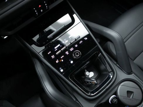 New 2026 Porsche Cayenne GTS image 21