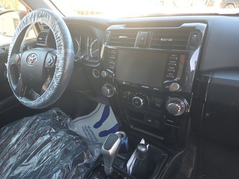 Used 2022 Toyota 4Runner TRD Off-Road image 4