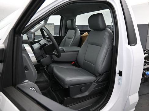 New 2025 Ford F550 2WD Regular Cab Super Duty image 7