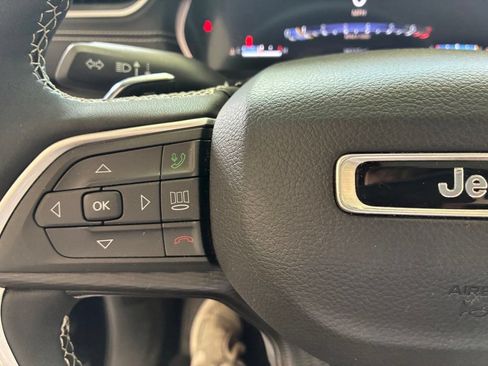 Used 2023 Jeep Grand Cherokee Altitude AWD/4WD image 26