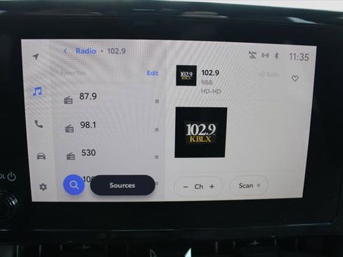 Certified 2023 Toyota Corolla SE image 18