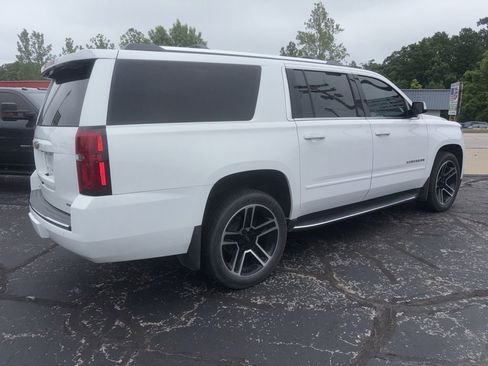 Used 2020 Chevrolet Suburban Premier AWD/4WD image 5
