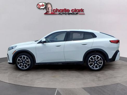 Used 2026 BMW X2 xDrive28i AWD/4WD image 2