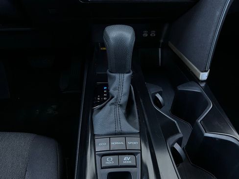 Used 2025 Toyota Camry LE image 23