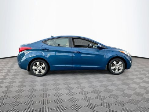 Used 2013 Hyundai Elantra GLS w/ Preferred Pkg image 4