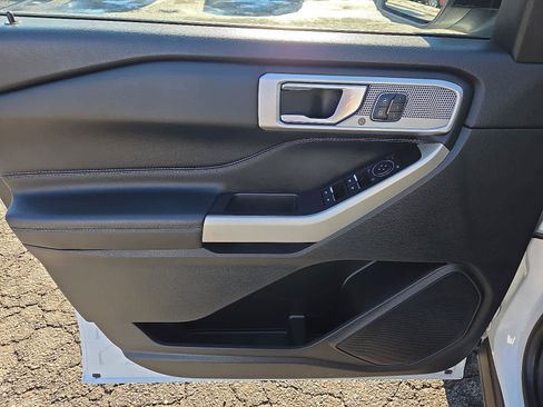 Used 2022 Ford Explorer Limited w/ Equipment Group 301A image 14