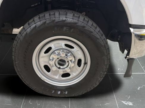 Used 2023 Ford F250 XL AWD/4WD image 23