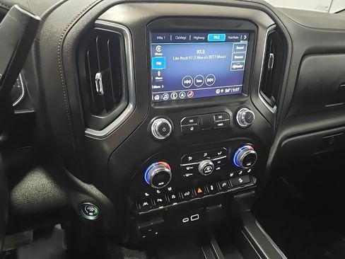 Used 2021 GMC Sierra 1500 AT4 w/ AT4 Premium Package image 25