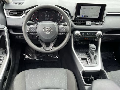 Used 2025 Toyota RAV4 XLE FWD image 10