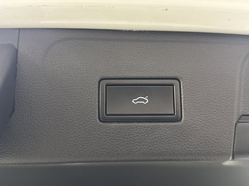 Used 2019 Volkswagen Atlas SEL AWD/4WD image 13