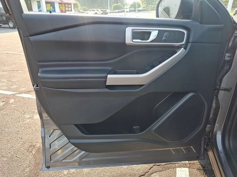 Used 2023 Ford Explorer XLT w/ Equipment Group 202A AWD/4WD image 12