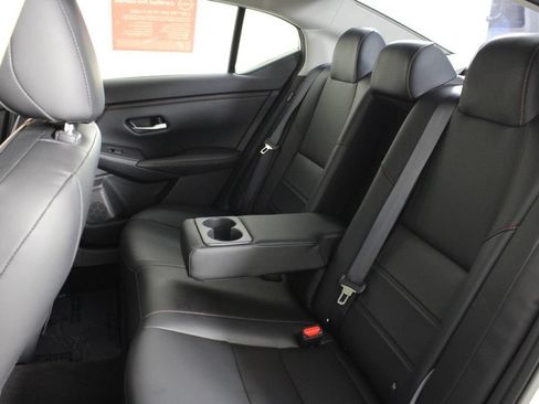 Used 2025 Nissan Sentra SR w/ SR Premium Package FWD image 18