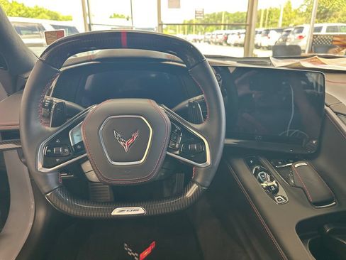Used 2025 Chevrolet Corvette Z06 RWD image 19