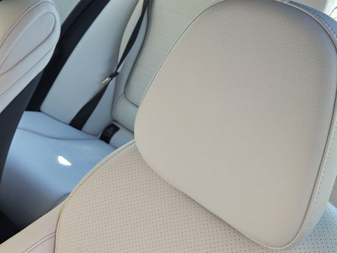 Used 2025 Mercedes-Benz C 300 Sedan image 12