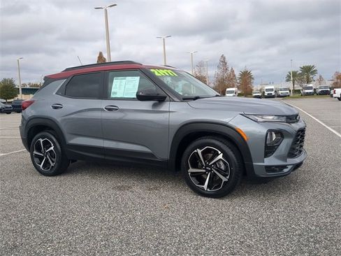 Used 2021 Chevrolet TrailBlazer RS w/ Technology Package image 2