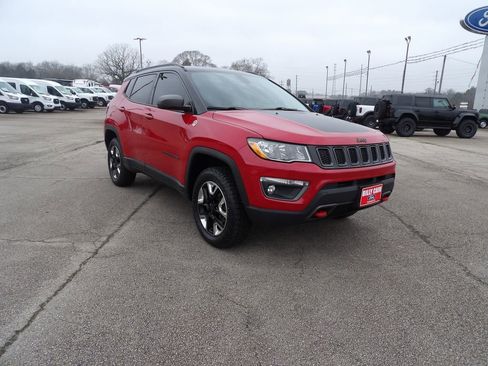 Used 2018 Jeep Compass Trailhawk image 2