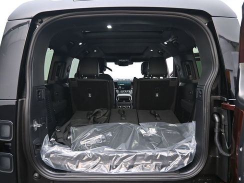 New 2026 Land Rover Defender 130 X-Dynamic SE AWD/4WD image 15