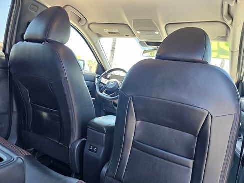 Used 2025 Nissan Kicks SR FWD image 16