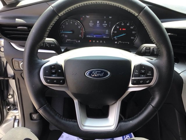 Used 2023 Ford Explorer XLT AWD/4WD image 14