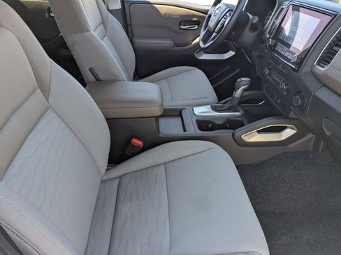 Used 2023 Nissan Frontier SV w/ Tow Package image 11