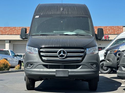Used 2024 Mercedes-Benz Sprinter 3500 image 8