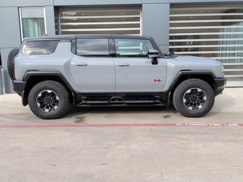 Used 2024 GMC Hummer EV 3X w/ Extreme Off-Road Package image 10