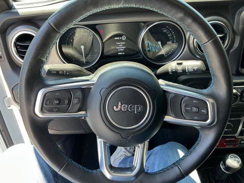 Used 2023 Jeep Wrangler Unlimited Rubicon 4xe w/ Cold Weather Group AWD/4WD image 17