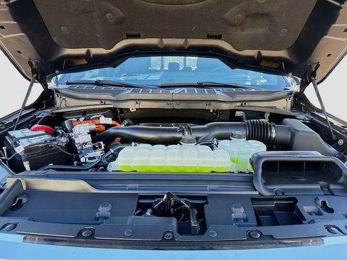 New 2025 Ford F150 Lariat w/ Equipment Group 502A High image 40