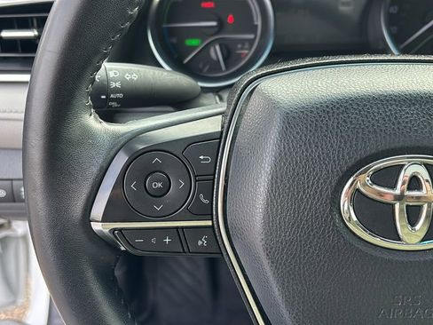 Used 2018 Toyota Camry XLE w/ Audio Package image 17