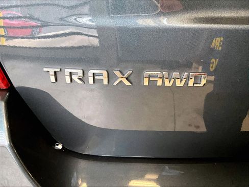 Used 2022 Chevrolet Trax LT w/ LT Convenience Package image 30