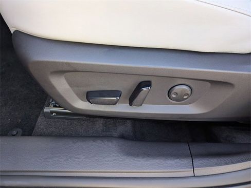 New 2025 Mitsubishi Outlander SE image 15