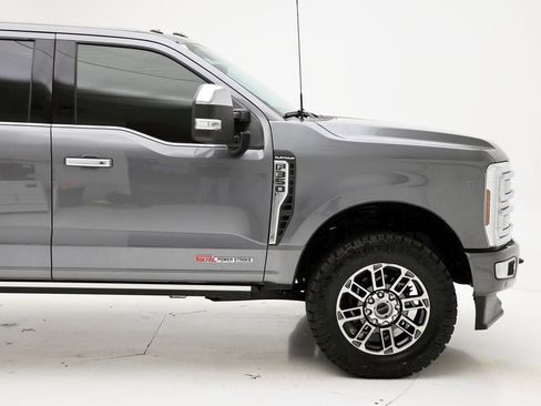 Used 2025 Ford F350 Platinum w/ Platinum Plus Package image 4