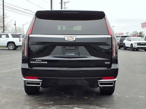 Used 2021 Cadillac Escalade Premium Luxury w/ Driver Assist Tech Package image 24
