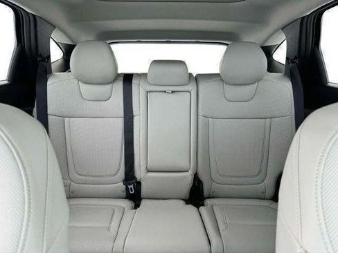 New 2025 Hyundai Tucson Limited FWD image 16