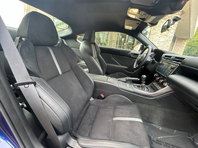 Used 2025 Toyota GR86 Premium w/ ALL Weather Mat Package (TMS) RWD image 31