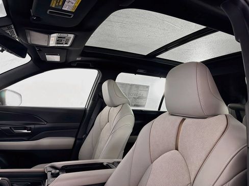 New 2026 Toyota Grand Highlander AWD Hybrid image 15