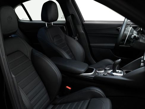 Used 2024 Alfa Romeo Giulia Quadrifoglio w/ Active Assist Plus Package image 18