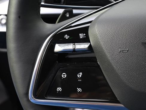 Certified 2024 Cadillac Lyriq Luxury AWD/4WD image 34