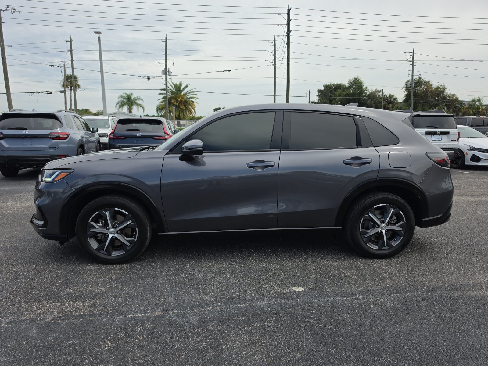 Used 2025 Honda HR-V EX-L image 6