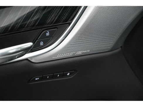 Used 2025 Cadillac XT6 Premium Luxury image 36