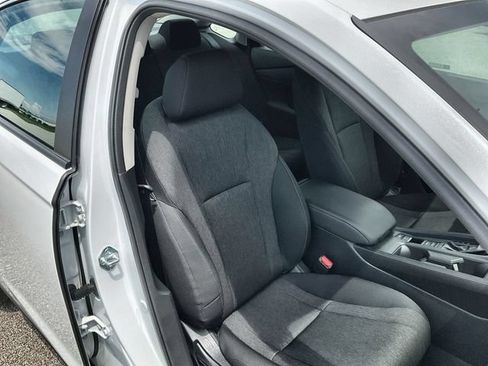 Certified 2025 Honda Accord LX image 32