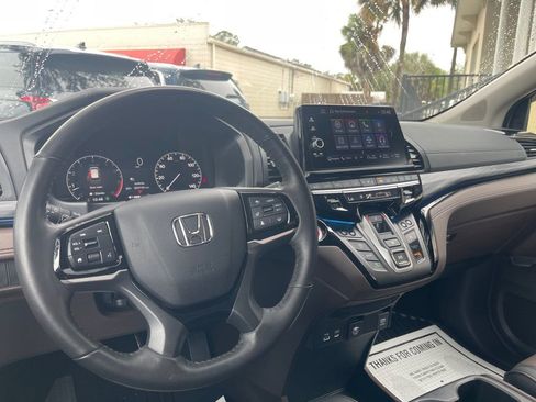 Used 2025 Honda Odyssey Elite image 14