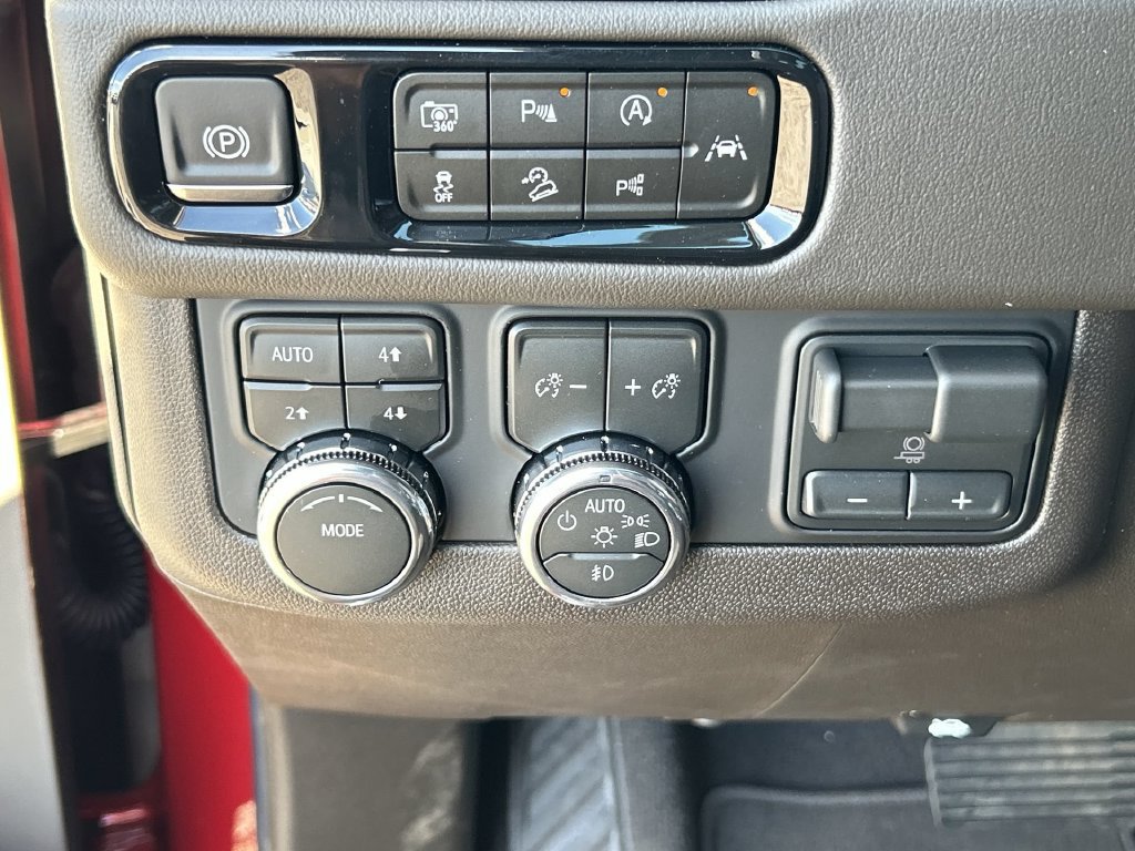 New 2026 GMC Yukon Elevation w/ Elevation Premium Package AWD/4WD image 18