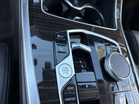 Used 2023 BMW X7 xDrive40i image 17