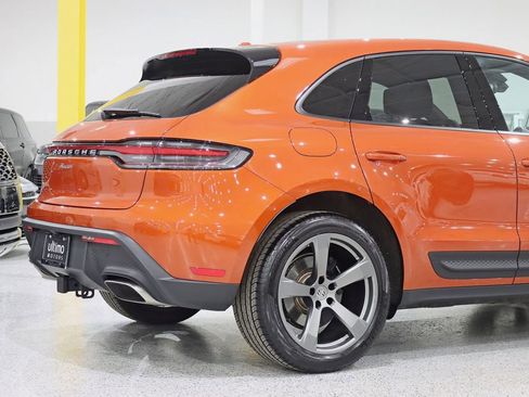Used 2025 Porsche Macan AWD/4WD image 10