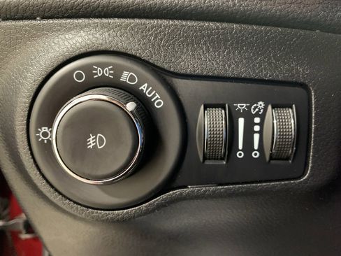 Used 2021 Jeep Compass Latitude AWD/4WD image 13